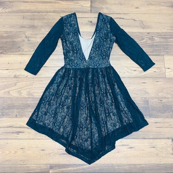 Lovers + Friends | Senorita Mini Lace Dress - Picture 6 of 13